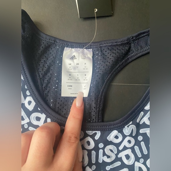 ADIDAS sports bra- medium- BRAND NEW - Picture 2 of 2